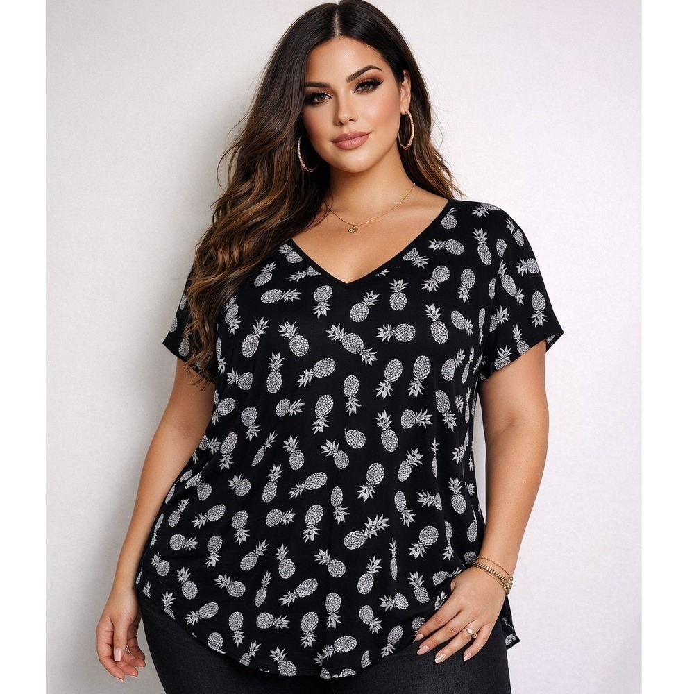 Torrid Black Pineapple Print V Neck‎ Short Sleeve Tunic Top Plus Size 2
